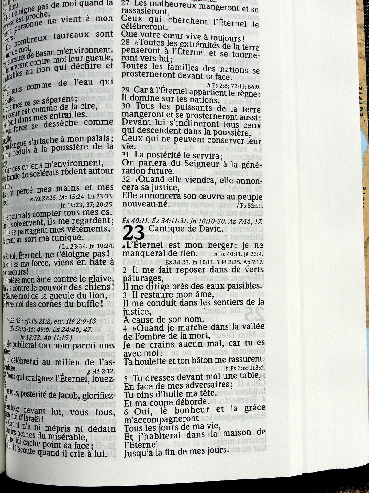 French Bible, Segond 1910 Black Hardcover, Handheld size Red Letter